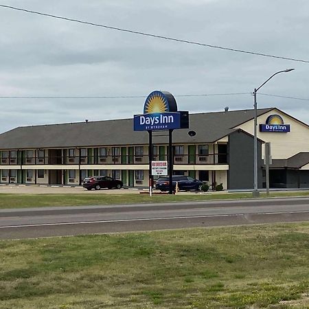 Days Inn By Wyndham Pratt Kültér fotó