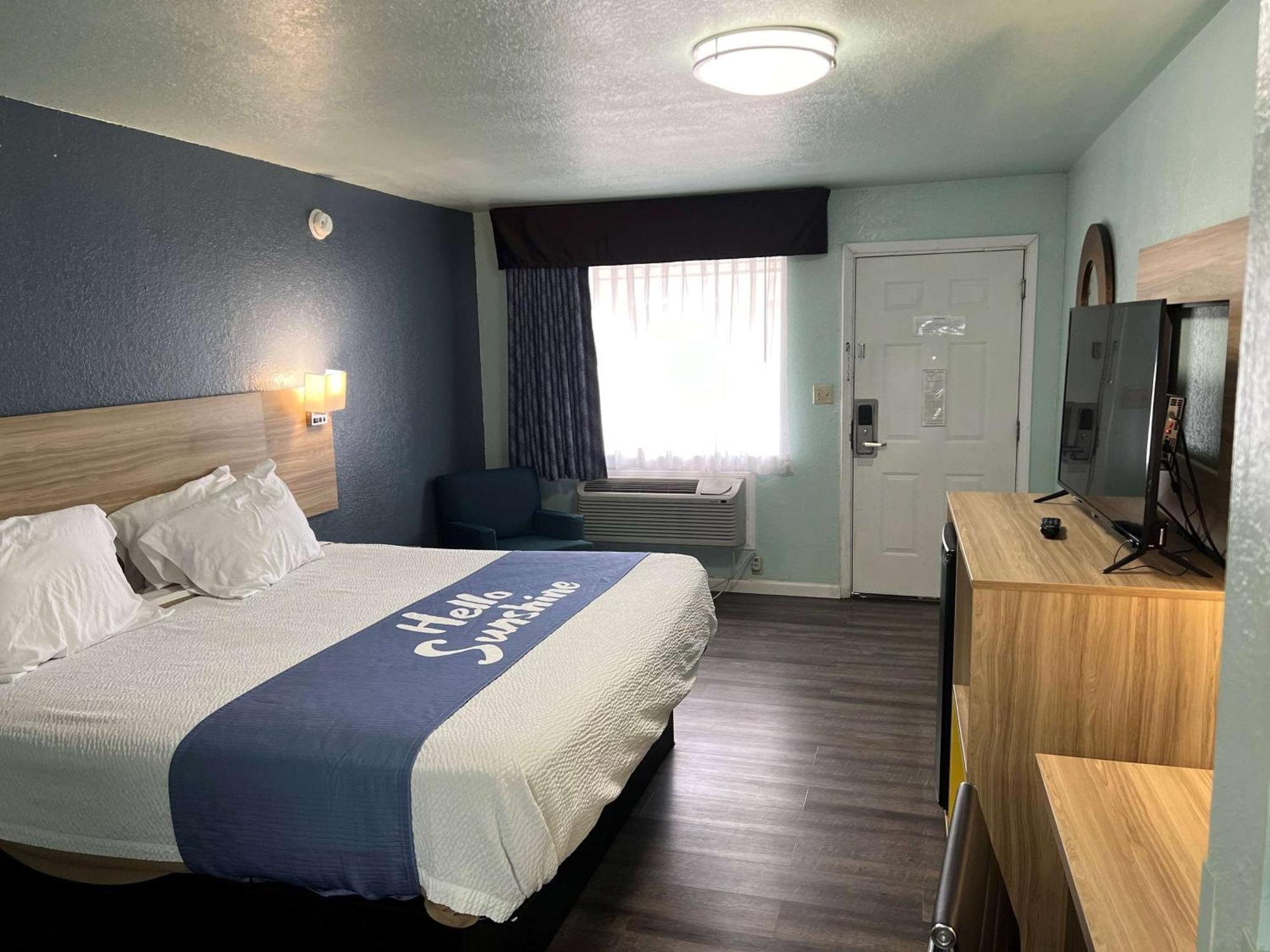 Days Inn By Wyndham Pratt Kültér fotó
