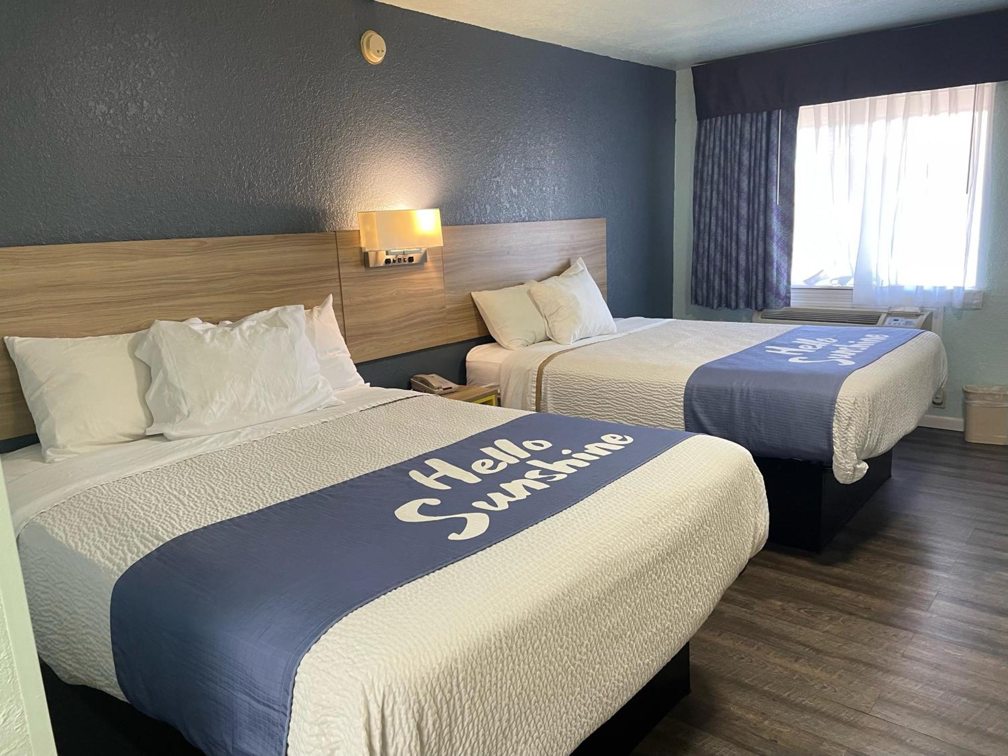 Days Inn By Wyndham Pratt Kültér fotó