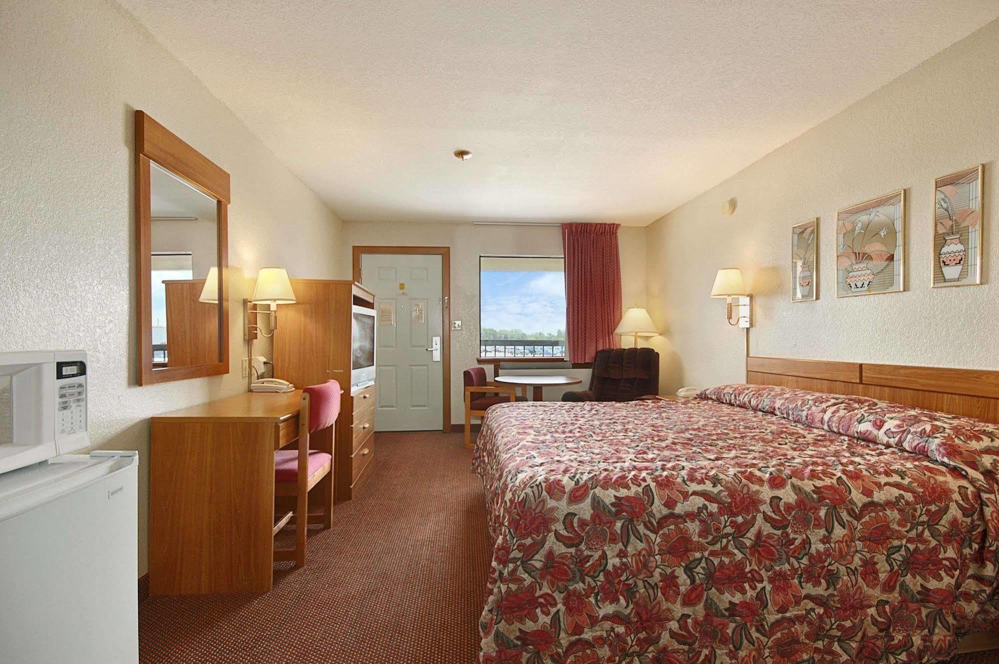 Days Inn By Wyndham Pratt Szoba fotó